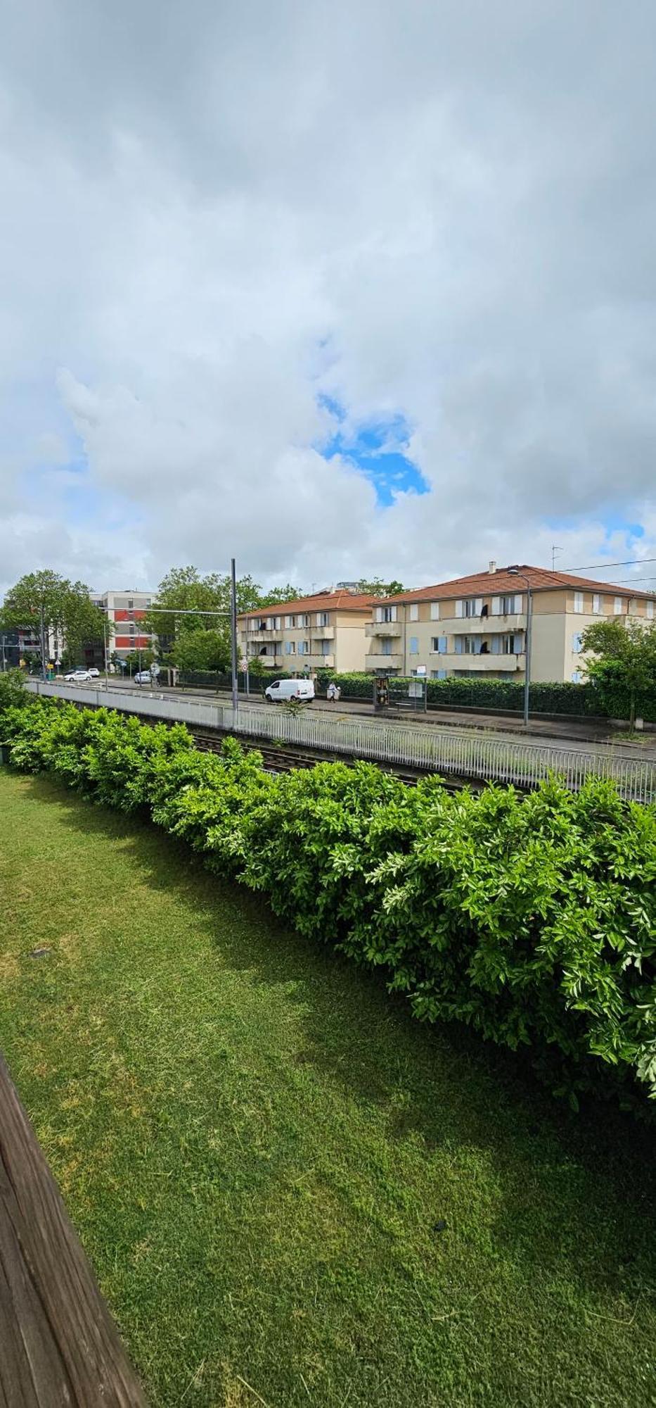 Le Cocon De Soie Superbe T3 A Vaulx En Velin Apartment Luaran gambar